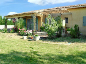 Maison charmante à L'Isle-sur-la-Sorgue avec jardin clôturé